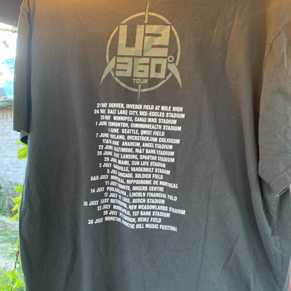 Vintage U2 tour t shirt - Picture 2 of 5
